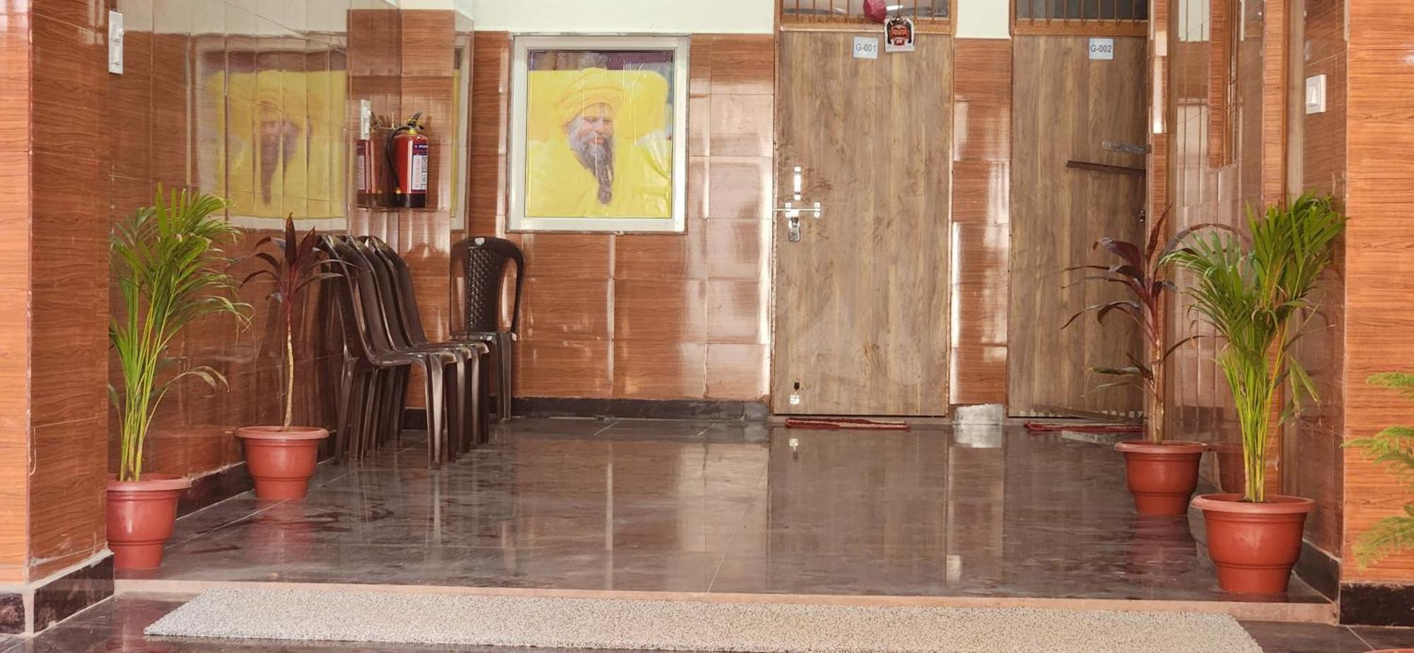 Hotel Shree Radha Rani Dham, Near Iskcon And Prem Mandir Vrindāvan Zewnętrze zdjęcie