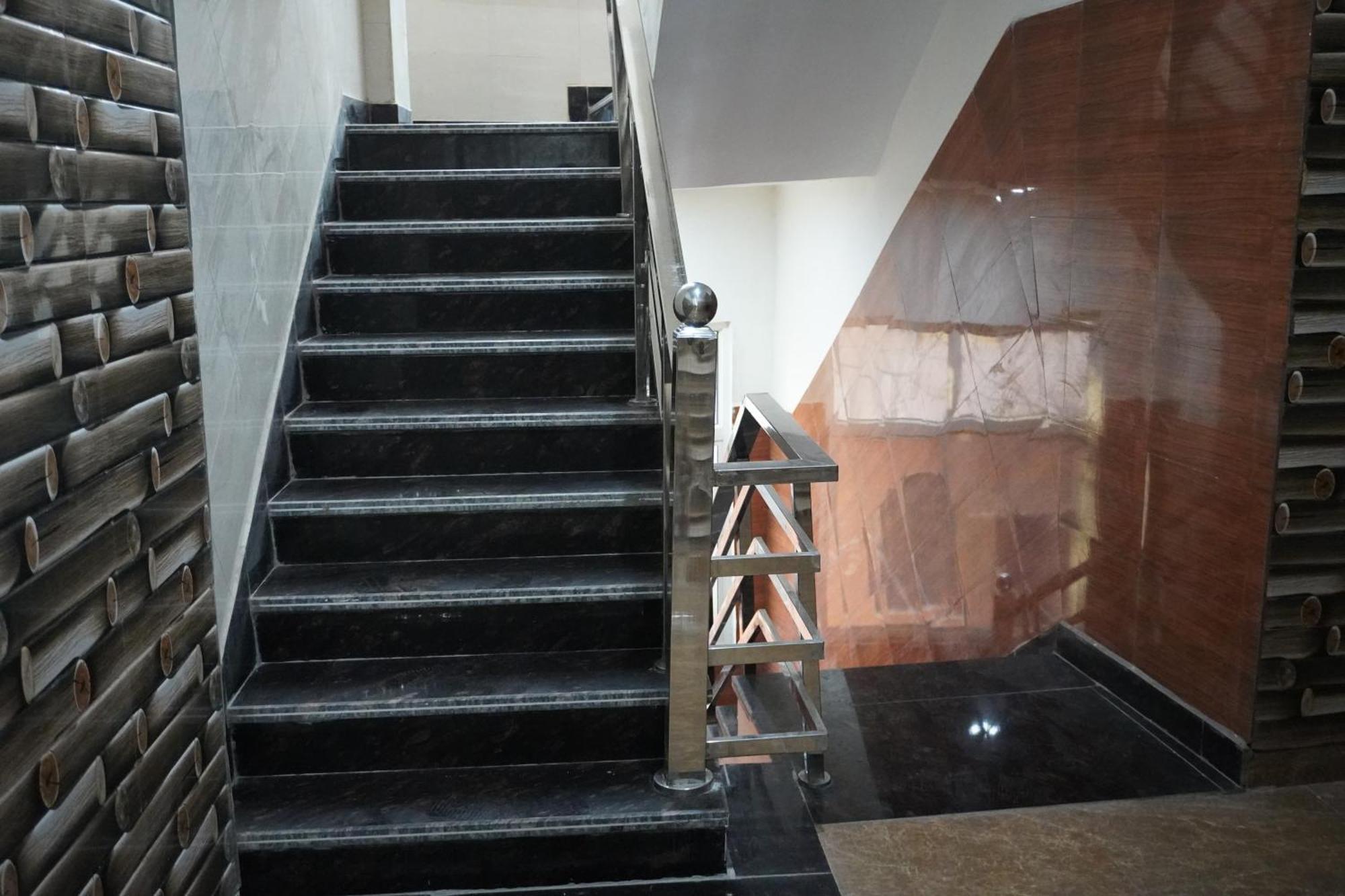 Hotel Shree Radha Rani Dham, Near Iskcon And Prem Mandir Vrindāvan Zewnętrze zdjęcie